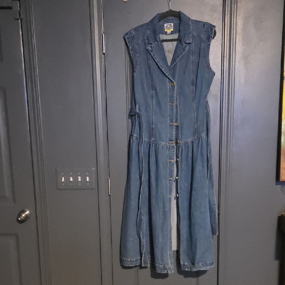 Stylish Sleeveless Denim Midi Dress